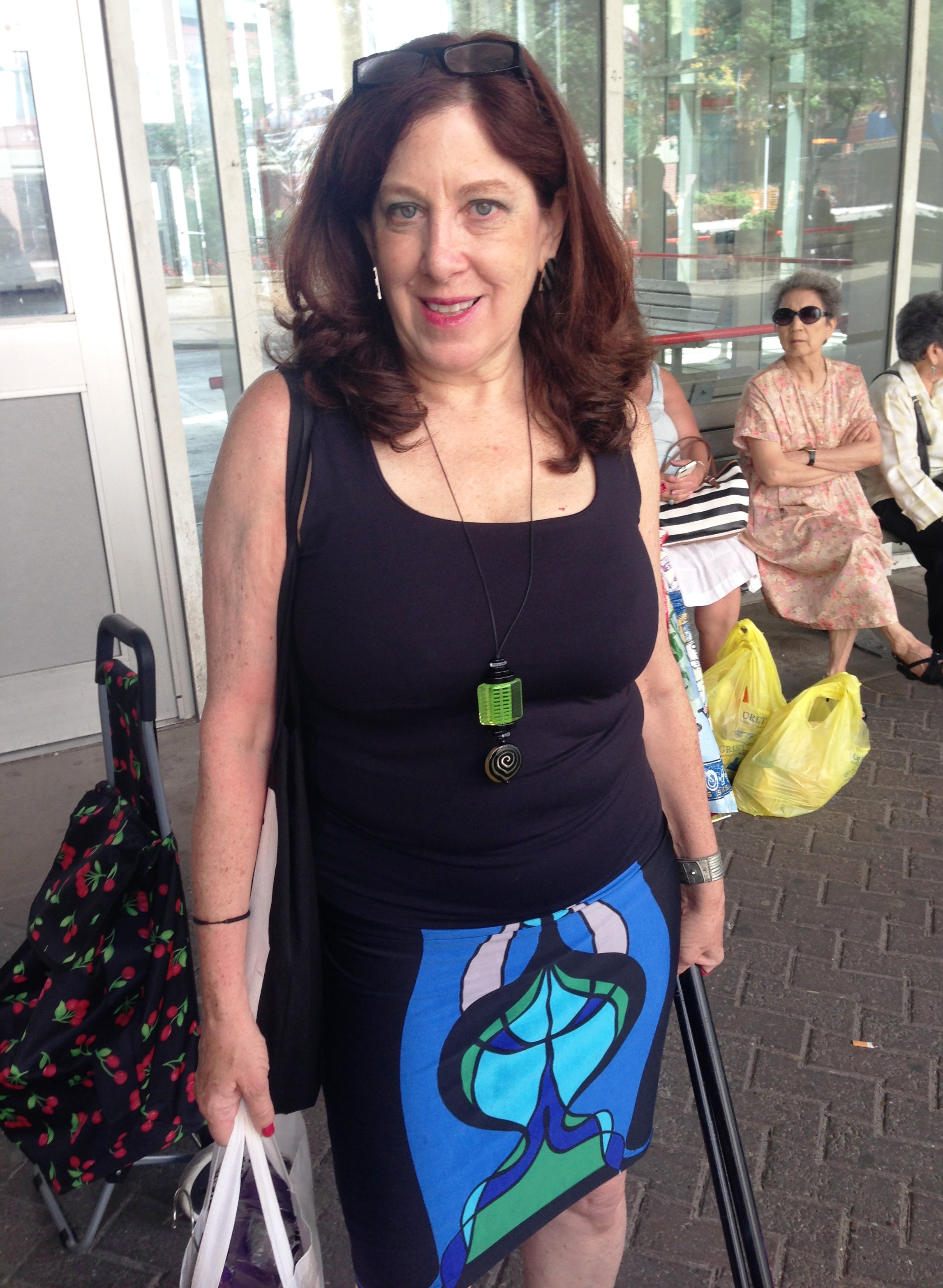 Pattie schlepping for photo shoot.JPG