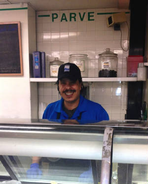 The Crown's Eddy smiling again.JPG