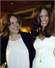 angelinajolieandhermother.jpg